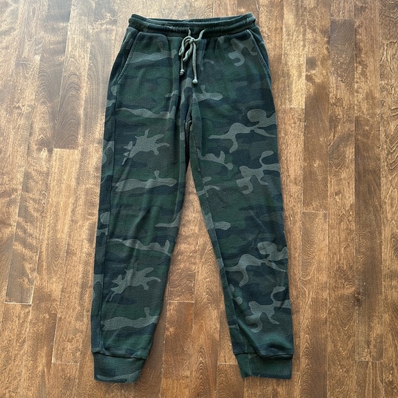 Camouflage Waffle Set Green Khaki size Medium - Picture 2 of 8